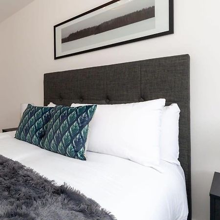 Modern 2 Bedroom Apartment In Wimbledon London Exteriör bild