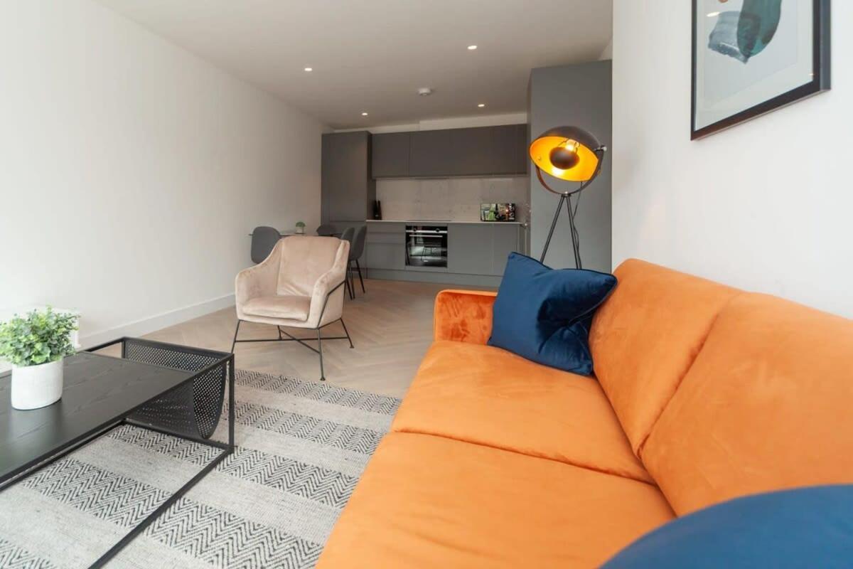 Modern 2 Bedroom Apartment In Wimbledon London Exteriör bild