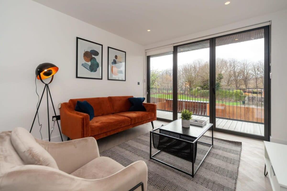 Modern 2 Bedroom Apartment In Wimbledon London Exteriör bild